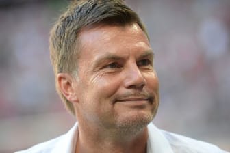 Helmer kann die Ansetzung des Supercup-Spiels zwischen dem FC Bayern München und dem FC Sevilla im Corona-Risikogebiet Budapest nicht nachvollziehen.