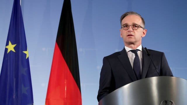 Außenminister Heiko Maas berät mit seinen EU-Kollegen über Sanktionen wegen Verstößen gegen das UN-Waffenembargo gegen Libyen. Außenminister Heiko Maas berät mit seinen EU-Kollegen über Sanktionen wegen Verstößen gegen das UN-Waffenembargo gegen Libyen.