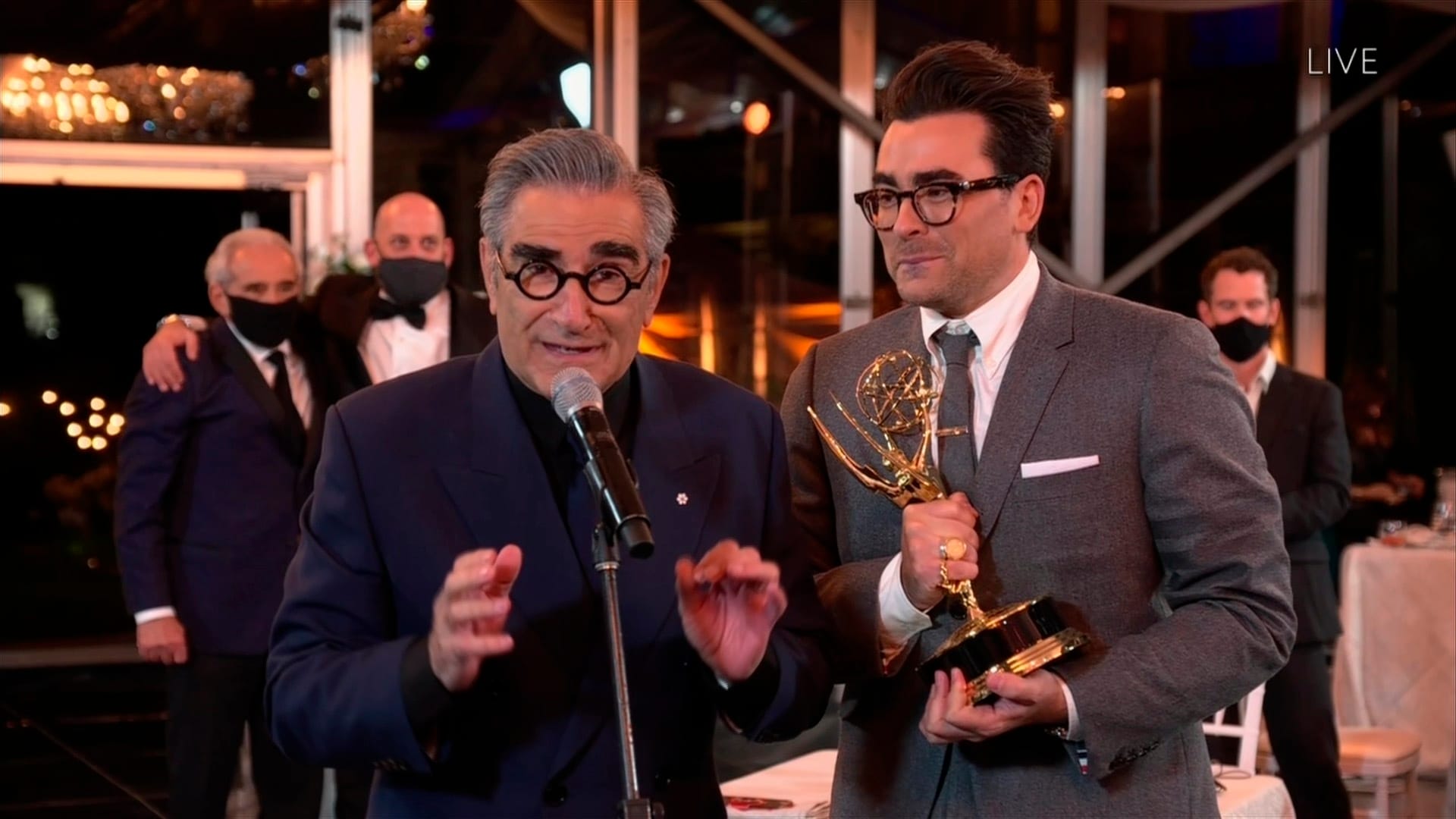 "Schitt's Creek": Vater und Sohn Eugene Levy und Daniel Levy sind die großen Gewinner des Abends.