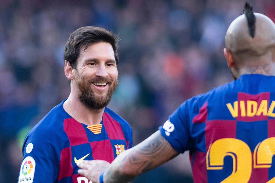 Lionel Messi (li.) hat sich in einem emotionalen Instagram-Post an Arturo Vidal (re.) gewandt.