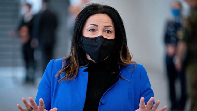 Dilek Kalayci (Archivbild): Die Gesundheitssenatorin will mit den Bezirksbürgermeistern beraten. Dilek Kalayci (Archivbild): Die Gesundheitssenatorin will mit den Bezirksbürgermeistern beraten.