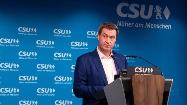 Bayerns Ministerpräsident Markus Söder kündigte eine schärfere Quarantäneregel für Fußballfans an.