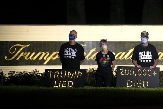 Zehntausende Menschen sind in den USA nach einer Corona-Infektion gestorben - das könnte auch über den Wahlausgang entscheiden.