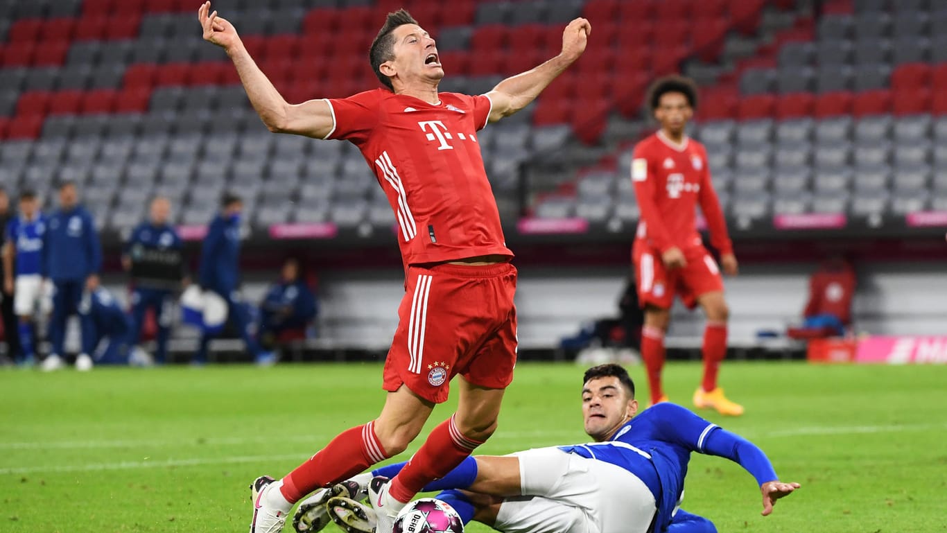Robert Lewandowski: Der Bayern-Stürmer traf gegen Schalke per Elfmeter.