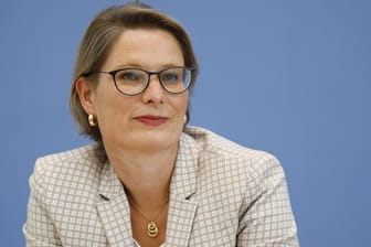 Stefanie Hubig: Die Präsidentin der Kultusministerkonferenz verkündete die Beschlüsse.