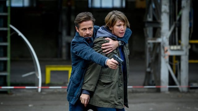 Die neue SOKO-Chefin Helena Jung (Sonja Baum) und Bodo Neuer (Roman Knižka), ihr Ex-Chef vom LKA.