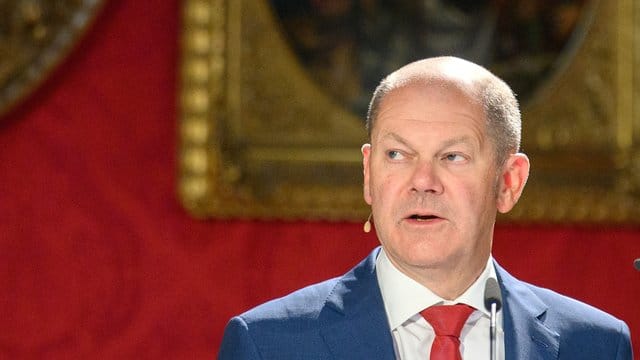 SPD-Kanzlerkandidat Olaf Scholz spricht sich für eine Rassismus-Studie bei der Polizei aus. SPD-Kanzlerkandidat Olaf Scholz spricht sich für eine Rassismus-Studie bei der Polizei aus.