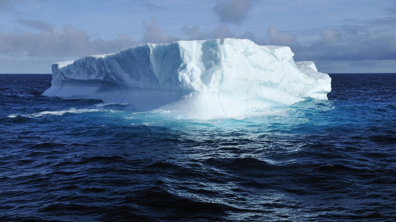 Eisberg in der Davisstraße vor der Baffininsel, Kanada: Forscher warnen vor einem eisfreien Sommer im Artischen Ozean.