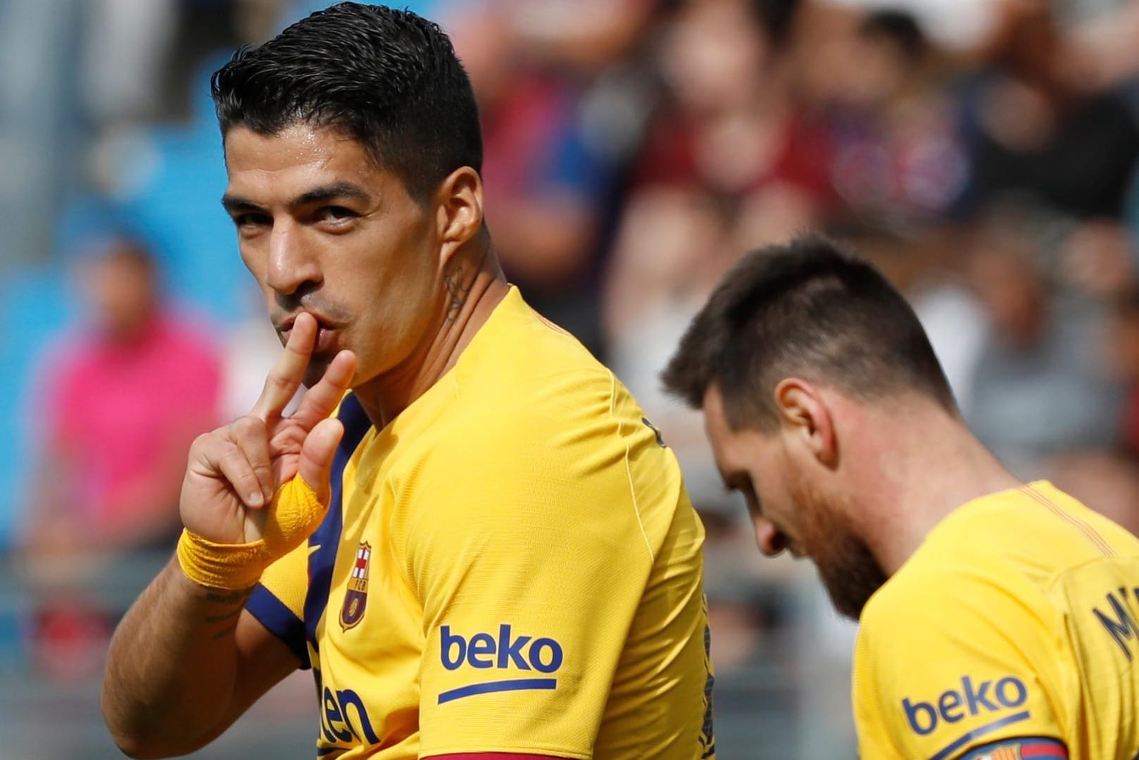 Luis Suarez (l.): Der Uruguayer könnte schon bald für einen anderen Klub auflaufen.