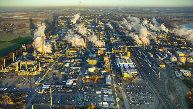 Luftbild des Chemparks Dormagen von Chemiehersteller Ineos in Köln: Auf dem Gelände ist es am Montag zu einem Zwischenfall gekommen.
