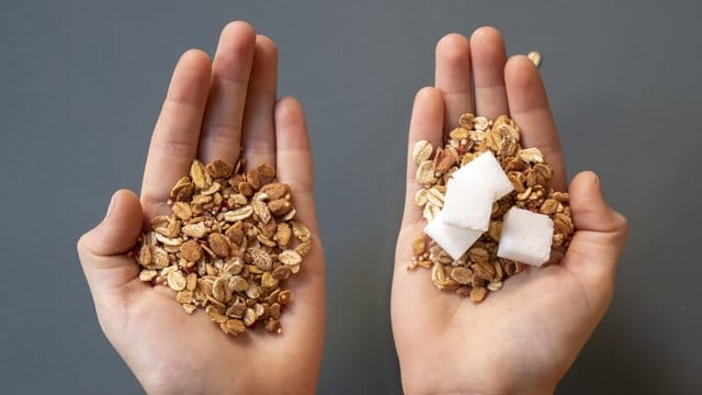 Kinder-Lebensmittel: Sie enthalten oft zu viel Zucker. Das ist ungesund, nicht nur für die Zähne. Kinder-Lebensmittel: Sie enthalten oft zu viel Zucker. Das ist ungesund, nicht nur für die Zähne.