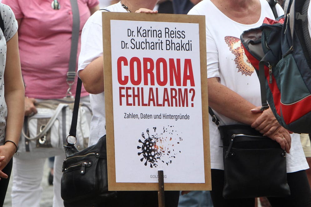 "Corona Fehlalarm?": So lautet der Buchtitel der Autoren Karina Reiß und Sucharit Bhakdi.
