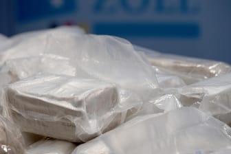 Pakete mit Rauschgift: Immer häufiger werden in Europa große Drogen-Lieferungen abgefangen.