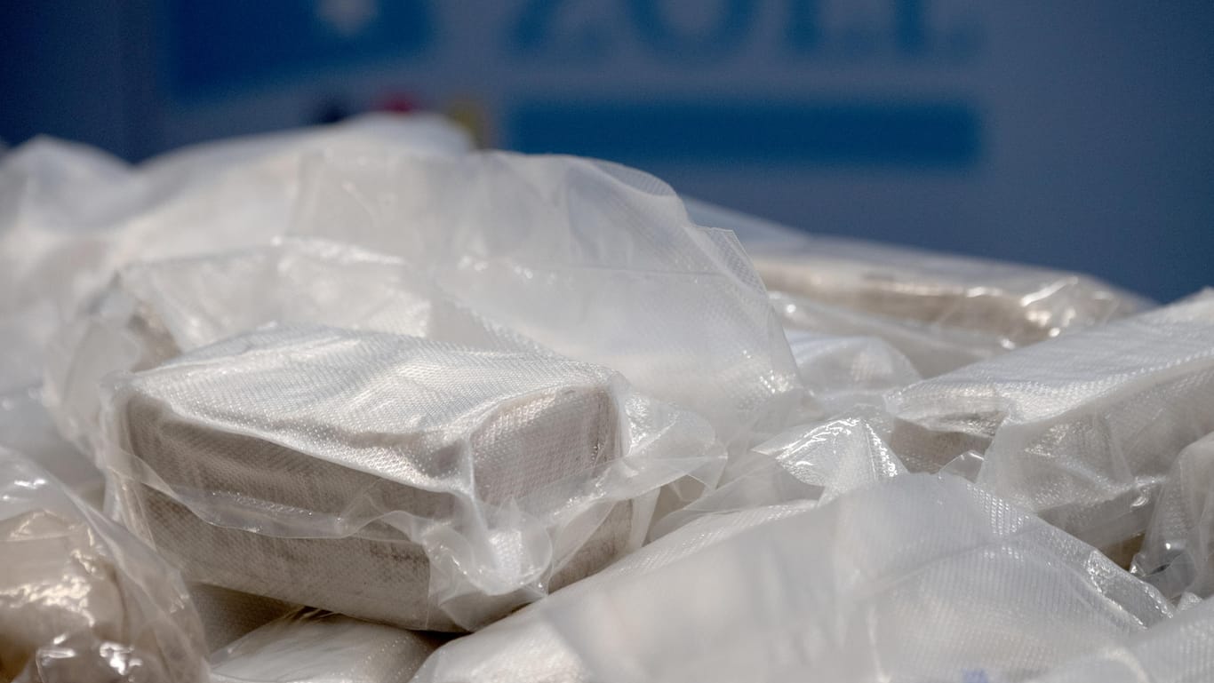 Pakete mit Rauschgift: Immer häufiger werden in Europa große Drogen-Lieferungen abgefangen.