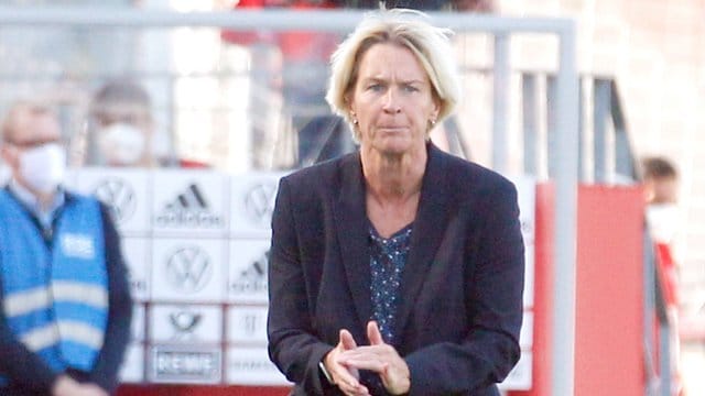 Kann mit den DFB-Frauen in der EM-Qualifikation auf eine makellose Bilanz verweisen: Bundestrainerin Martina Voss-Tecklenburg. Kann mit den DFB-Frauen in der EM-Qualifikation auf eine makellose Bilanz verweisen: Bundestrainerin Martina Voss-Tecklenburg.