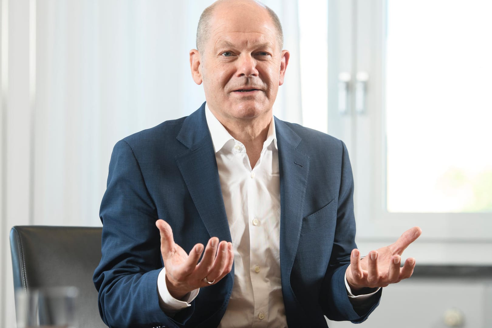 Alle Hände voll zu tun: Die Corona-Krise fordert Spitzenpolitiker wie Olaf Scholz besonders.