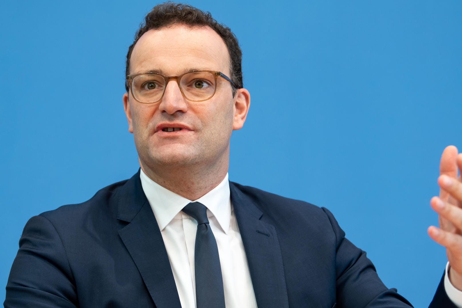 Jens Spahn: Hat dazu aufgefordert, die Corona-App weiterhin zu nutzen und auch Kontakte für die Nachverfolgung einzugeben.