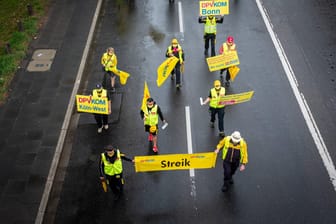 Streiken mit Corona-Abstand: In den vergangenen Wochen waren Angestellte der Post immer wieder zu Warnstreiks auf die Straße gegangen.