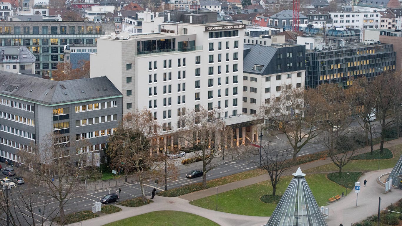 Der "Hessische Hof" in Frankfurt am Main (Archivbild): Wegen ausbleibender Messe-Gäste muss das Hotel schließen.