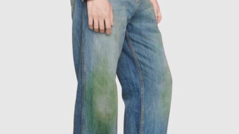 Gucci-Jeans mit Grasflecken: Das Luxus-Modelabel hat eine ungewöhnliche Hose im Angebot.