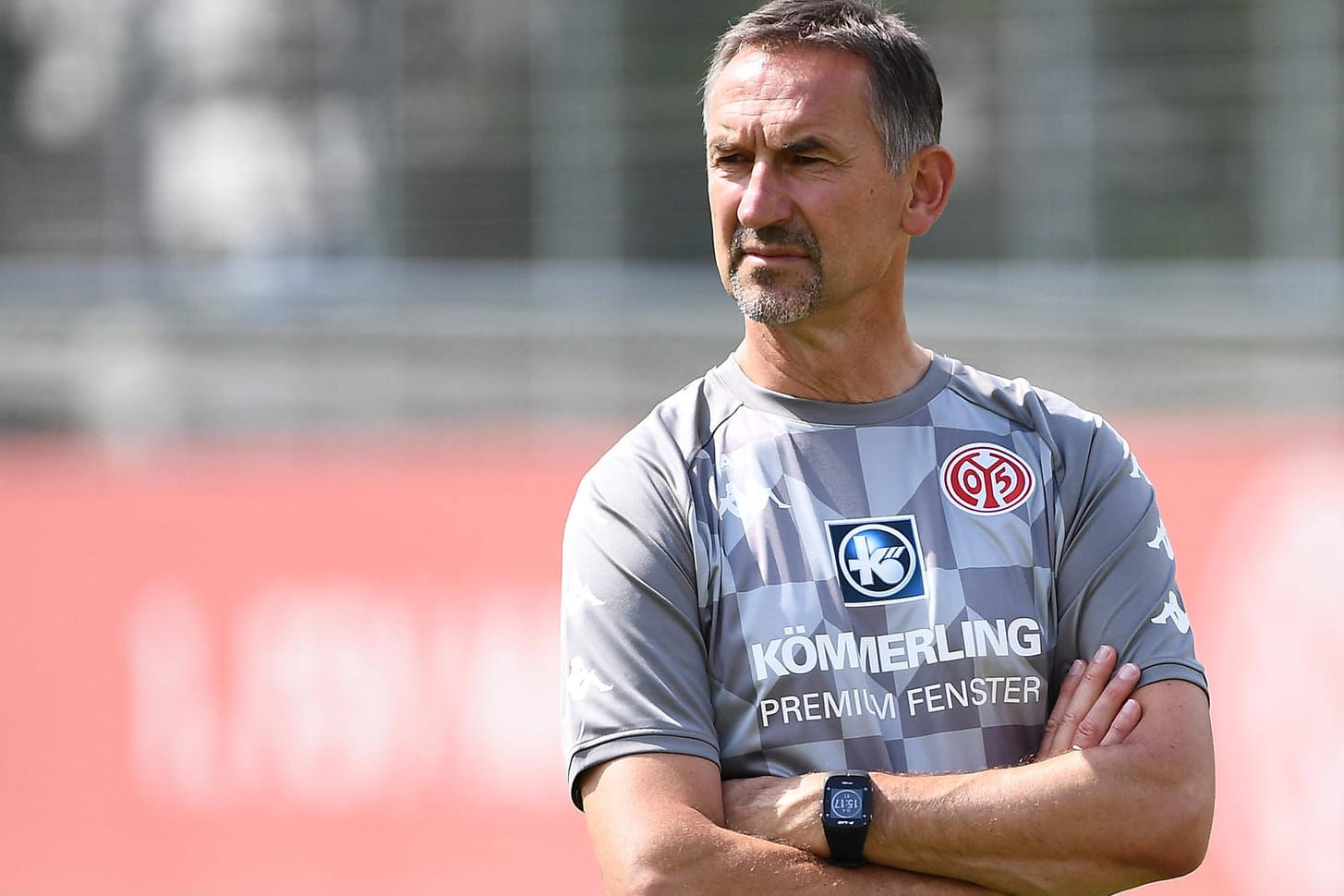 Achim Beierlorzer: Die Situation gerät für den Mainz-Trainer allmählich außer Kontrolle.