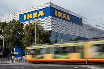 Blick auf die Ikea-Filiale in Karlsruhe: Sie ist per Straßenbahn erreichbar.