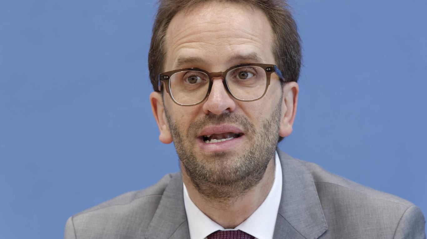 Deutschlands oberster Verbraucherschützer: Klaus Müller ist Vorstand des Verbraucherzentrale Bundesverbandes.
