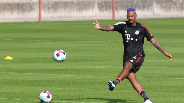 Jérôme Boateng hatte sich die Haare lila gefärbt.
