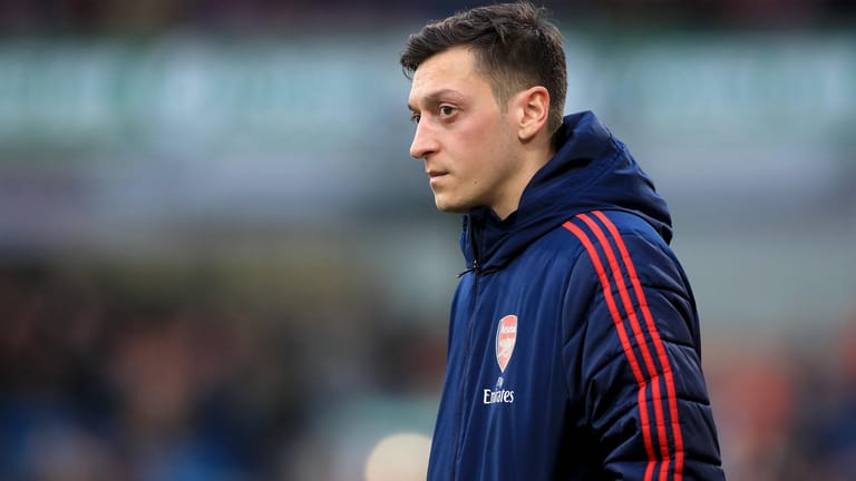 Mesut Özil im Arsenal-Dress: Der Weltmeister von 2014 spielt bei den "Gunners" keine Rolle mehr.