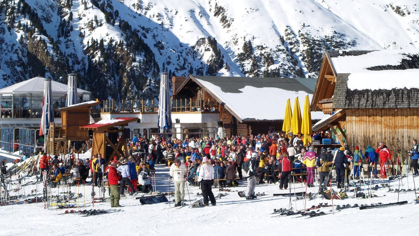 Ischgl: Das Skigebiet in Österreich war Corona-Hotspot. Jetzt sollen Partys verboten bleiben, um Ansteckungen zu vermeiden.