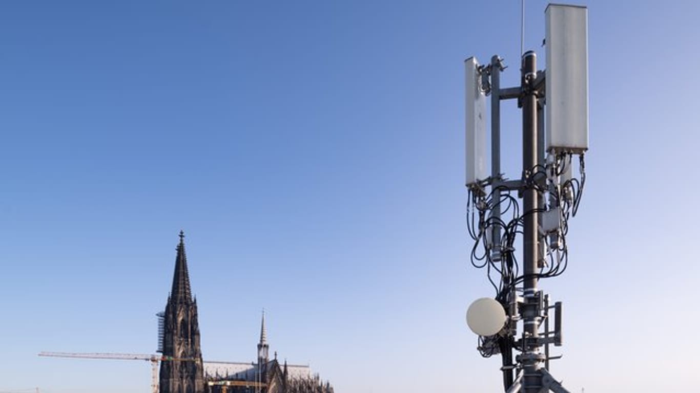 Funkmast in Köln: O2 stattet fünf Städte mit 5G-Antennen aus.