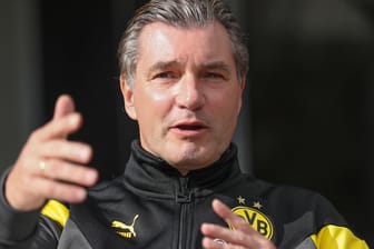 BVB-Sportdirektor Michael Zorc: Auf der Pressekonferenz verkündete er einen jungen Neuzugang.