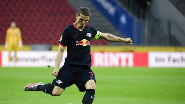 Leipzigs Kapitän Marcel Sabitzer hat sich am Oberschenkel verletzt.