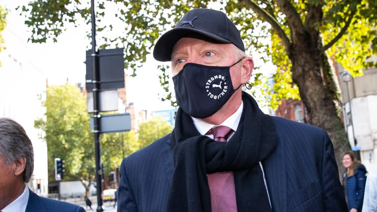 Boris Becker: Der ehemalige Tennisprofi erscheint mit Mund-Nasen-Schutz vor einem Gericht in London.