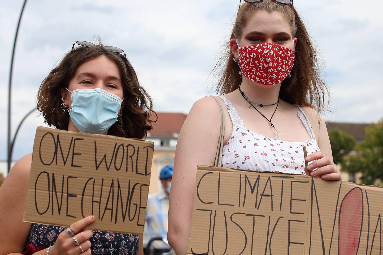 Junge Menschen demonstrieren bei einer "Fridays for Future"-Demo: Am 25. September ist eine Demonstration in Karlsruhe angekündigt.