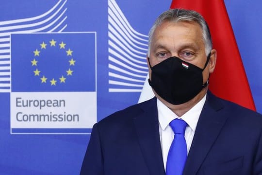 Der ungarische Ministerpräsident Viktor Orban steht vor einem Treffen der Visegrad-Staaten im EU-Hauptquartier in Brüssel: Ungarn stellt sich beim EU-Haushalt quer.