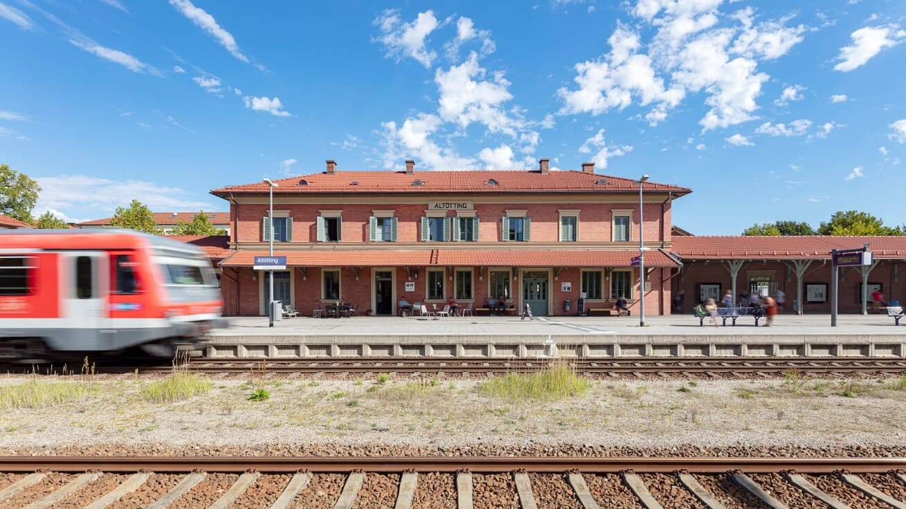 Bahnhof des Jahres 2020: In diesem Jahr geht der Titel an den bayerischen Wallfahrtsort Altötting.