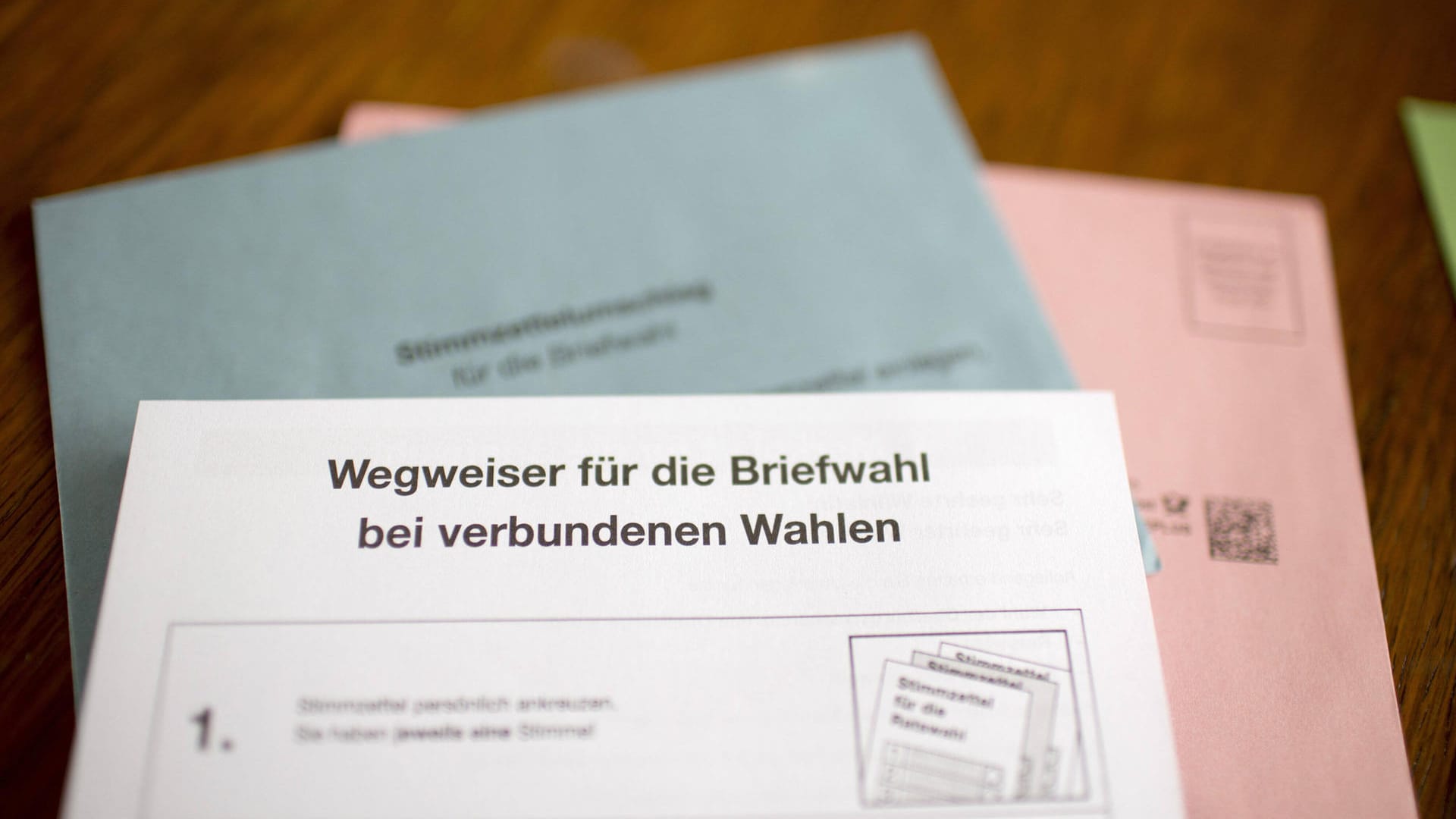 Briefwahlunterlagen (Symbolbild): Stadt Dortmund fordert Bürger zu Eile bei Briefwahl auf. Briefwahlunterlagen (Symbolbild): Stadt Dortmund fordert Bürger zu Eile bei Briefwahl auf.