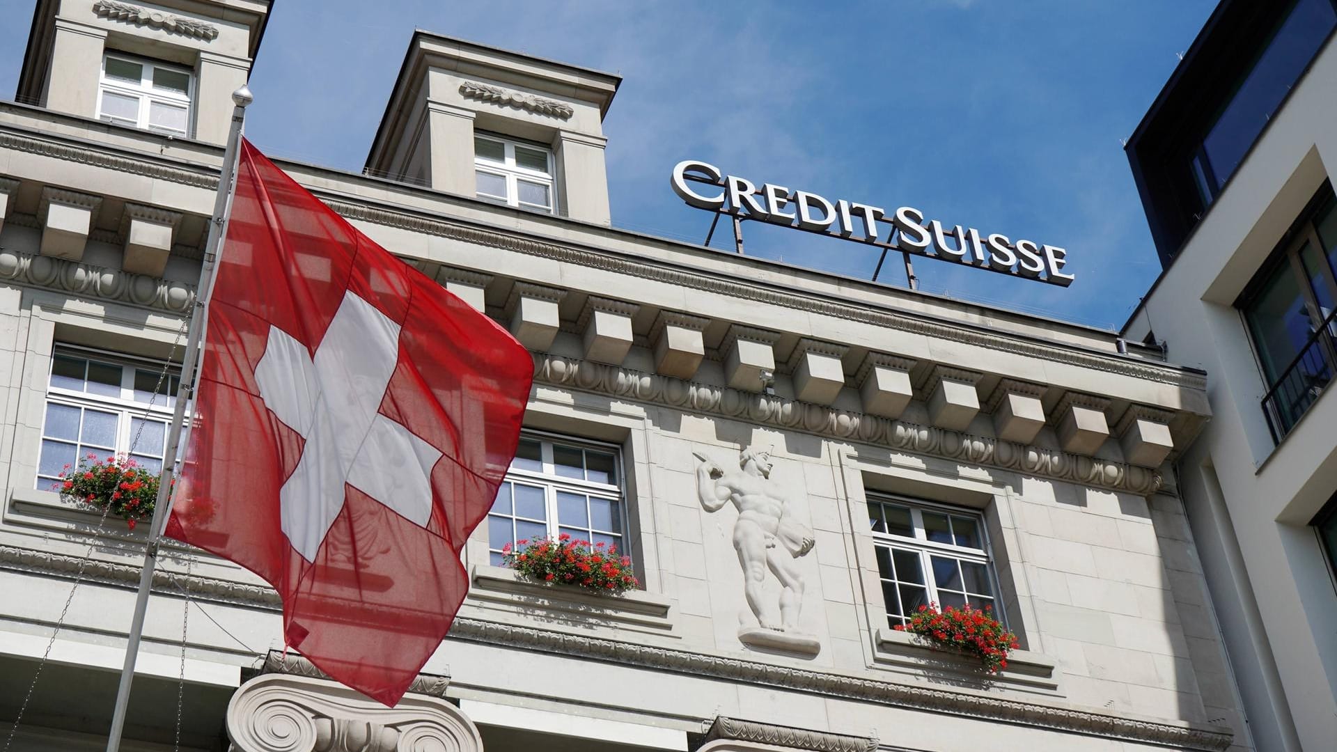 Bank Credit Suisse: 2018 besetzten zwölf Aktivisten das Gebäude. Die Bank stellte wegen Hausfriedensbruch Strafanzeige. Bank Credit Suisse: 2018 besetzten zwölf Aktivisten das Gebäude. Die Bank stellte wegen Hausfriedensbruch Strafanzeige.