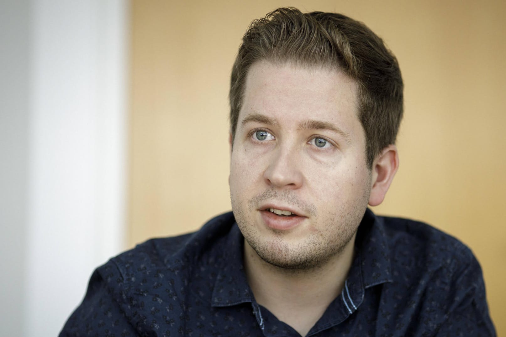 Kevin Kühnert: Der stellvertretende SPD-Parteivorsitzender hat kein Verständnis für die Sonderrolle des Fußballs.