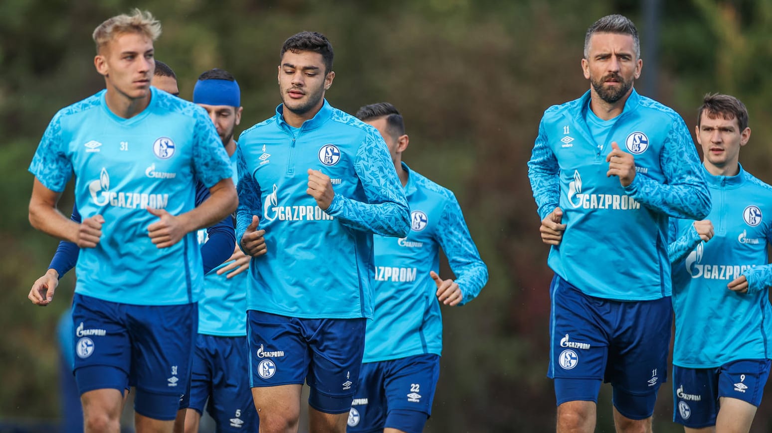 Training beim FC Schalke 04: Ein Profi der Knappen hat sich mit dem Coronavirus infiziert. Training beim FC Schalke 04: Ein Profi der Knappen hat sich mit dem Coronavirus infiziert.