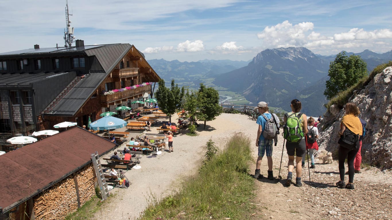 Touristen in Tirol: Drei Länder sind vom Auswärtigen Amt zu Risikogebieten erklärt worden.
