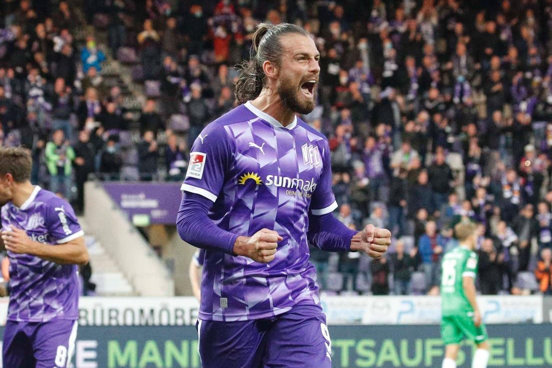 Christian Santos: Der Torschütze des VfL Osnabrück jubelt gegen Hannover 96.