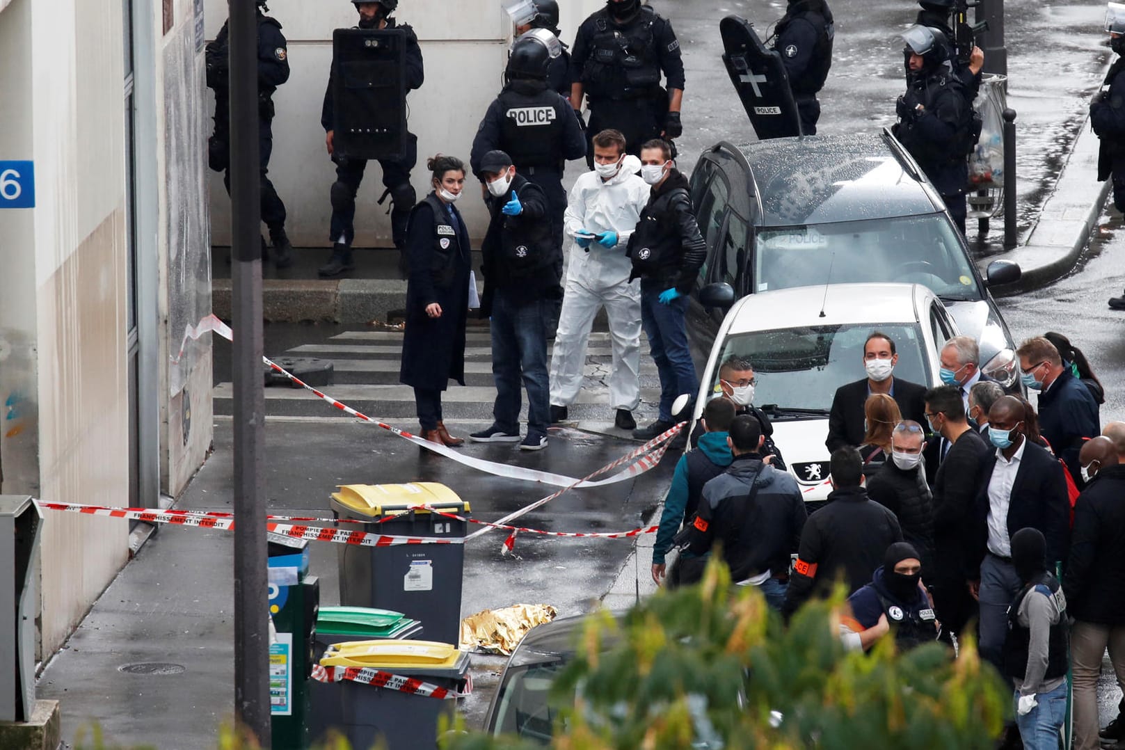 Paris: Bei dem Terror-Angriff sind zwei Menschen verletzt worden.