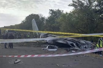 Die Absturzstelle der Antonow AN-26 in Tschuhujiw ist abgesperrt.