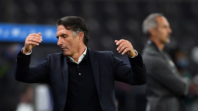 Hertha-Trainer Bruno Labbadia war nach der 1:3-Niederlage seines Teams enttäuscht. Hertha-Trainer Bruno Labbadia war nach der 1:3-Niederlage seines Teams enttäuscht.