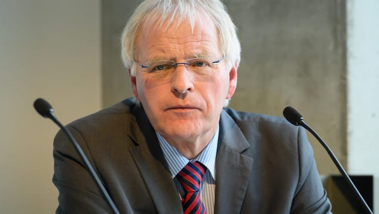 Reinhard Sager, Landkreistagspräsident, spricht sich für maximal 50 Personen bei privaten Festen aus.
