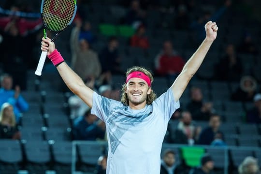 Stefanos Tsitsipas bejubelt seinen Finaleinzug.