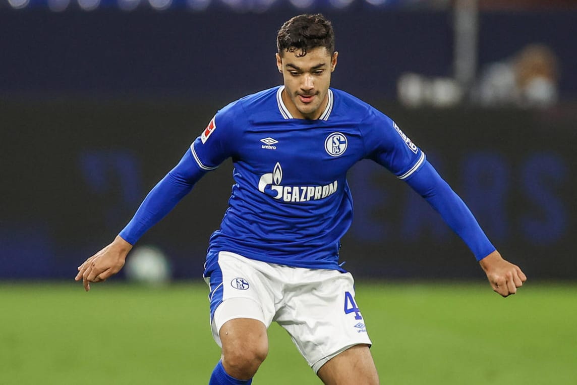 Ozan Kabak: Dem Schalke-Verteidiger droht nach einer Spuckattacke eine lange Sperre.