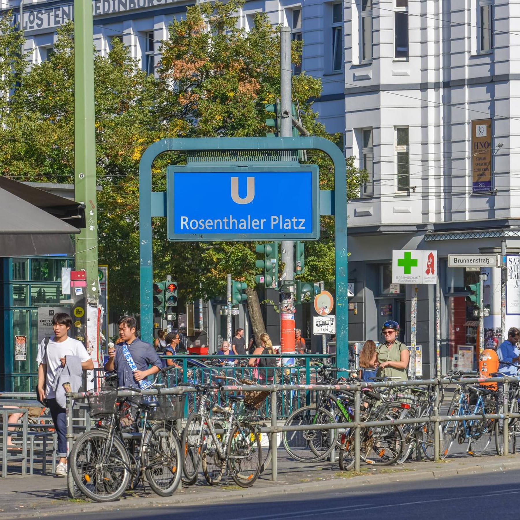 Berlin: Polizei r?umt drei H?user am Rosenthaler Platz wegen Gaslecks